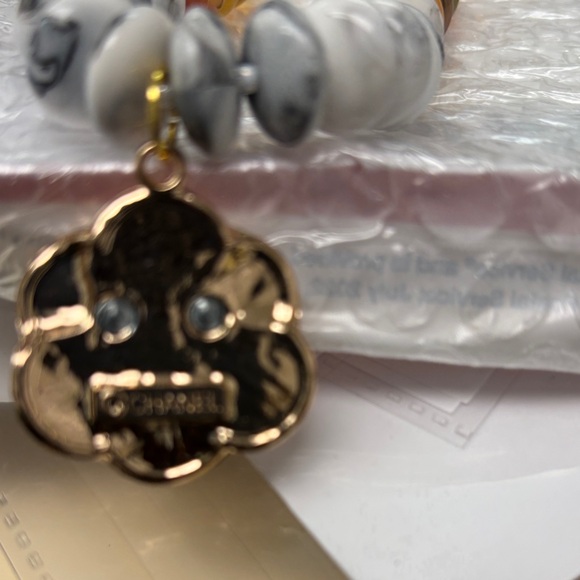 Elegant Multicolor Beaded Necklace with Floral Pendant - NWT - Picture 7 of 15